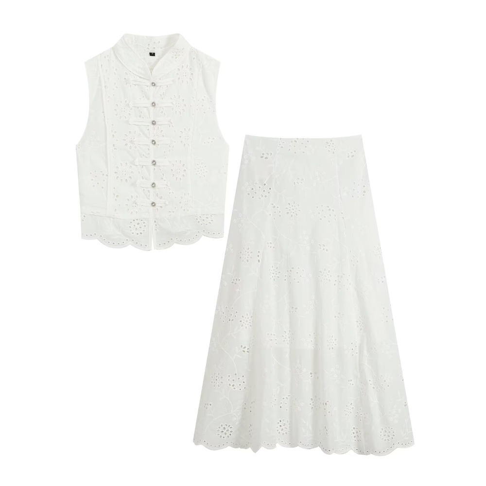 Women Embroidered Eyelet Skirt - Fly Line 评论和价格